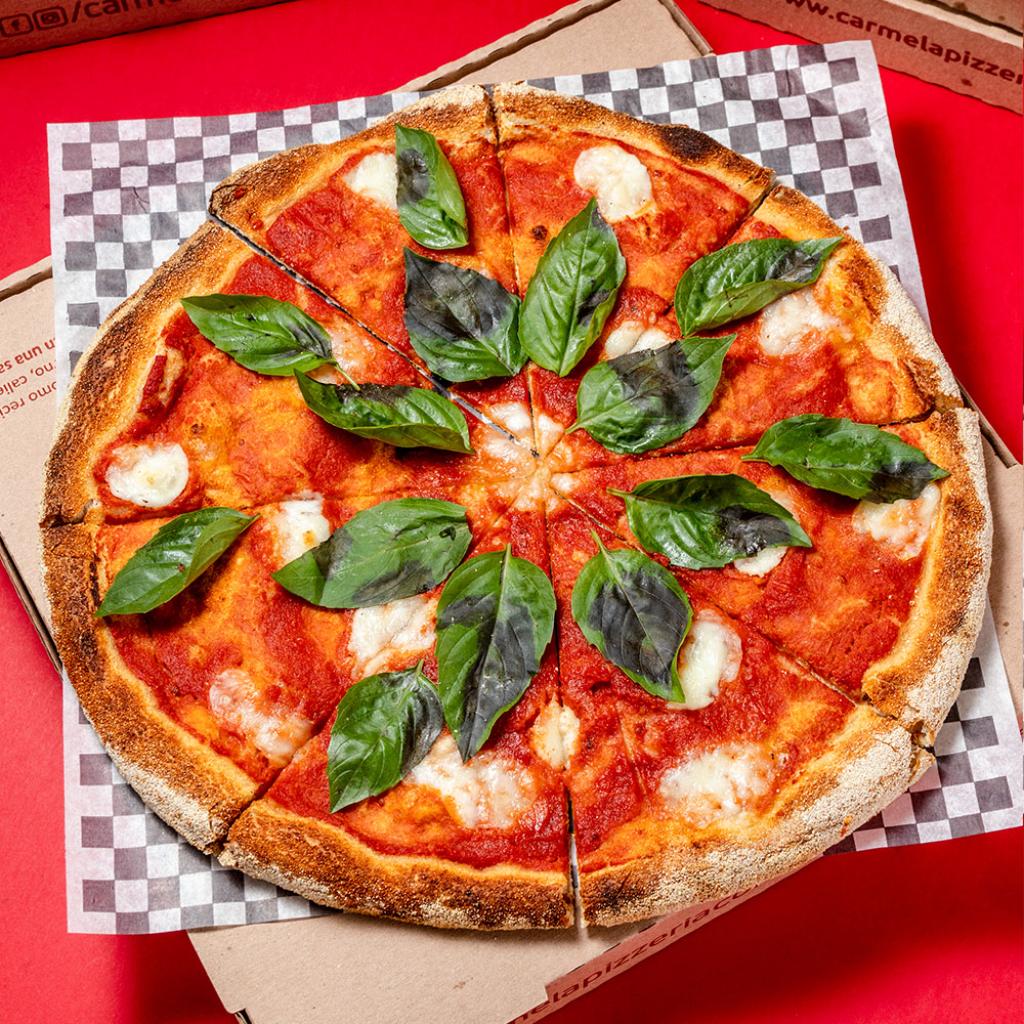Pizza margarita de autor  - Carmela Pizzería